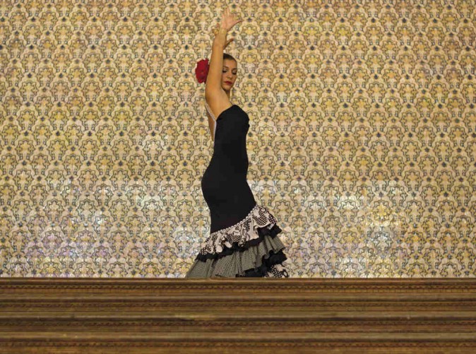 020_Al Andalus - Flamenco-Tänzerin - corradobarattaphotos fotolia - Lernidee Reisen - Schoene Aussichten Touristik